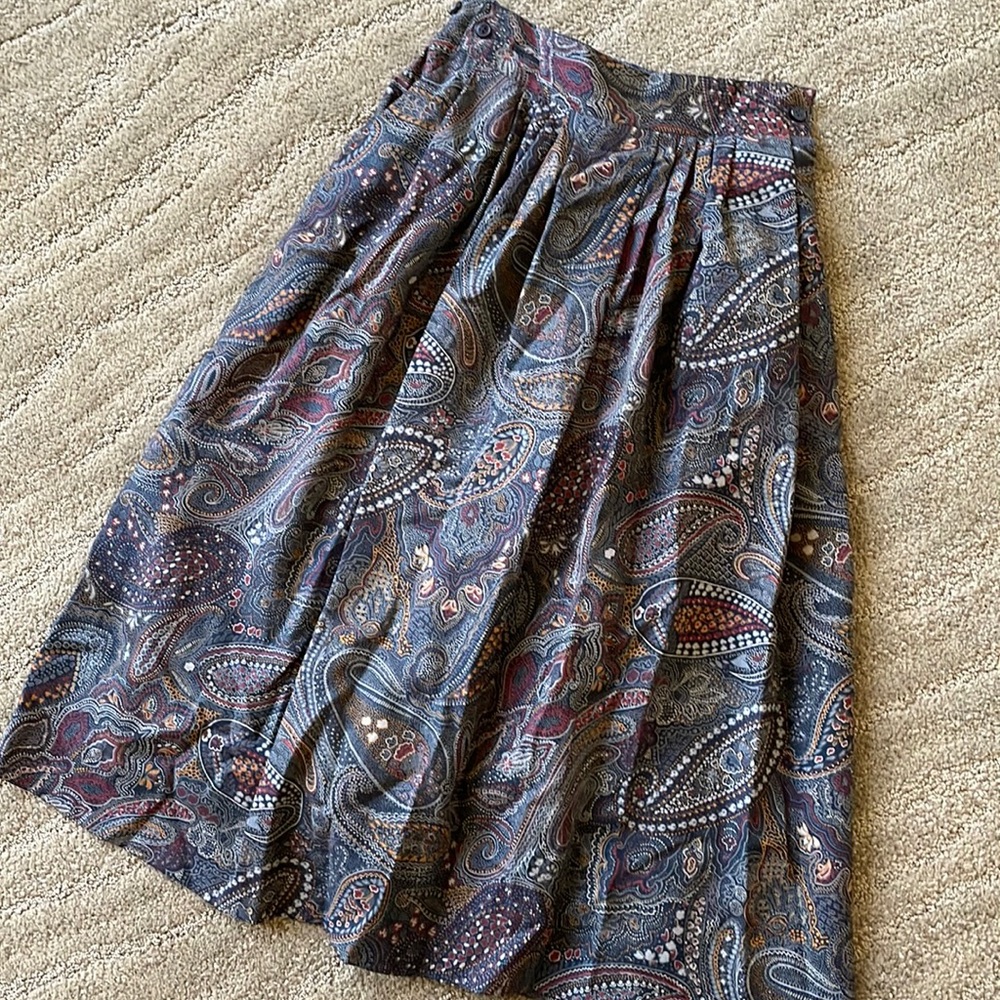 Nordstrom made in Italy 100% wool front pleat beautiful midi flare skirt